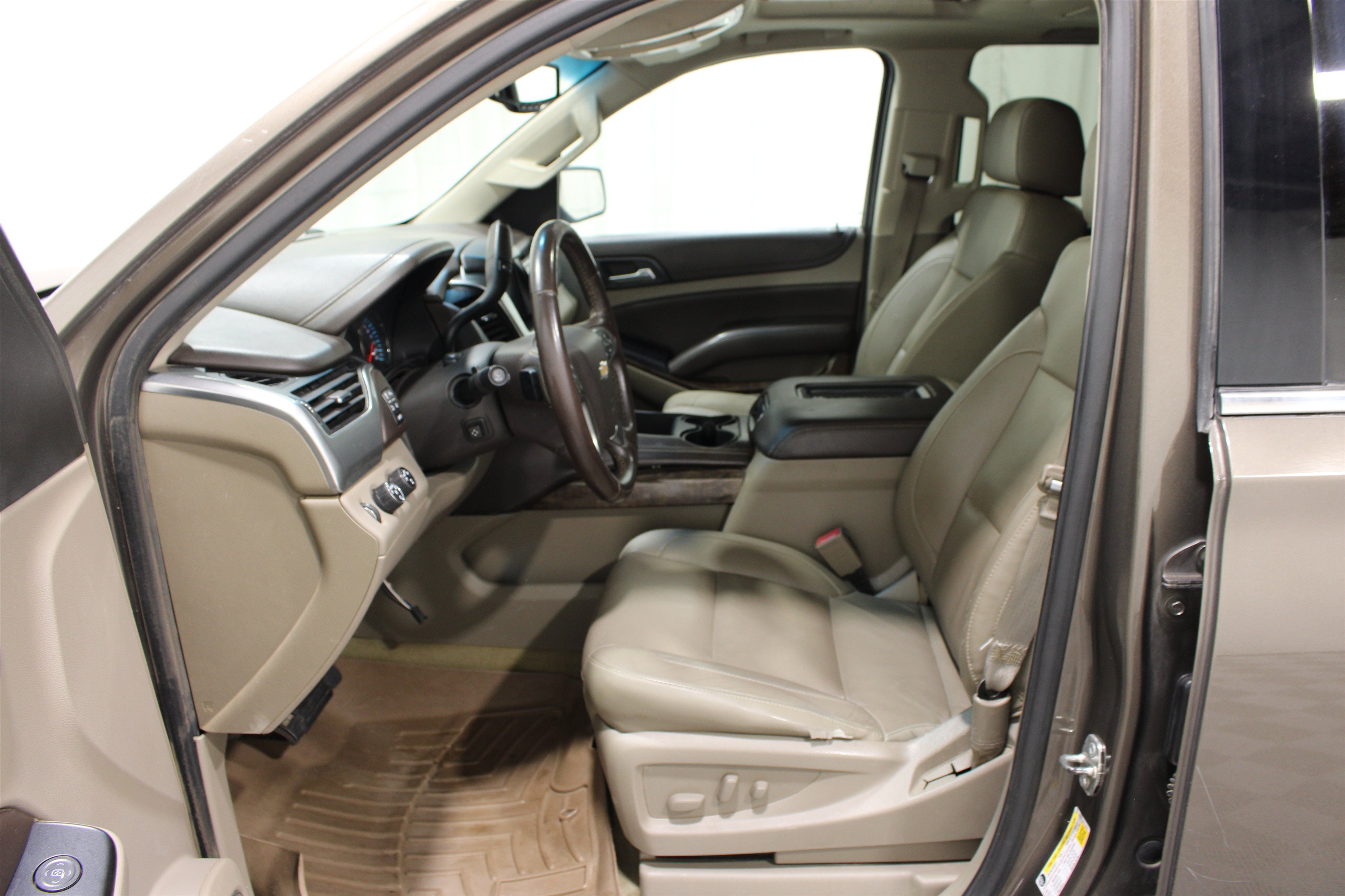 Used 2015 Chevrolet Suburban LT AWD/4WD image 3