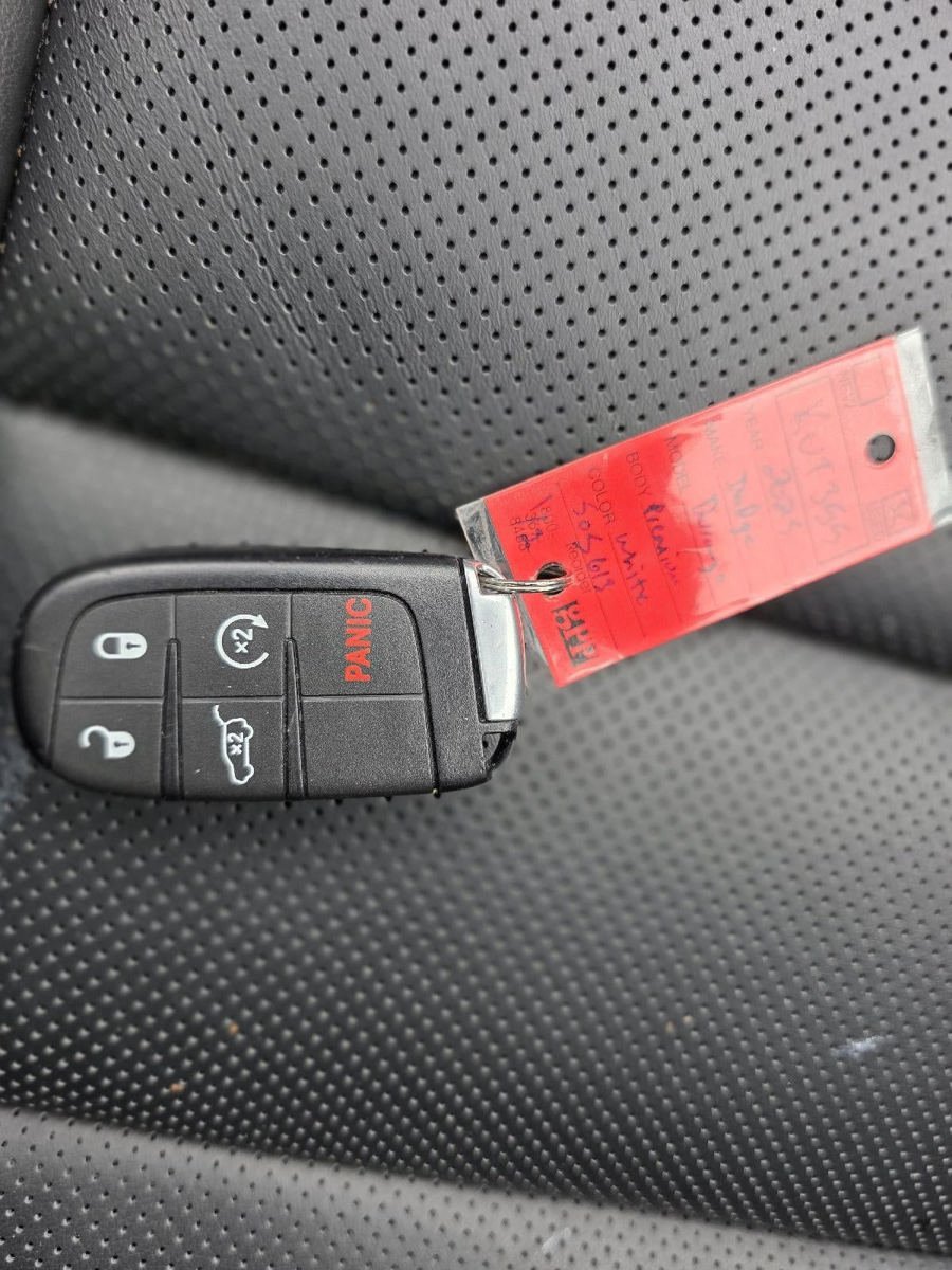 Used 2025 Dodge Durango GT AWD/4WD image 32