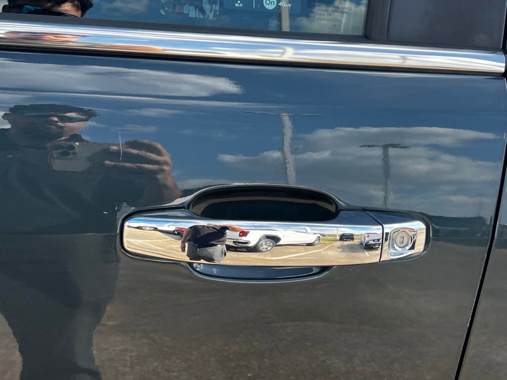 Used 2017 Chevrolet Colorado LT w/ LT Convenience Package image 23