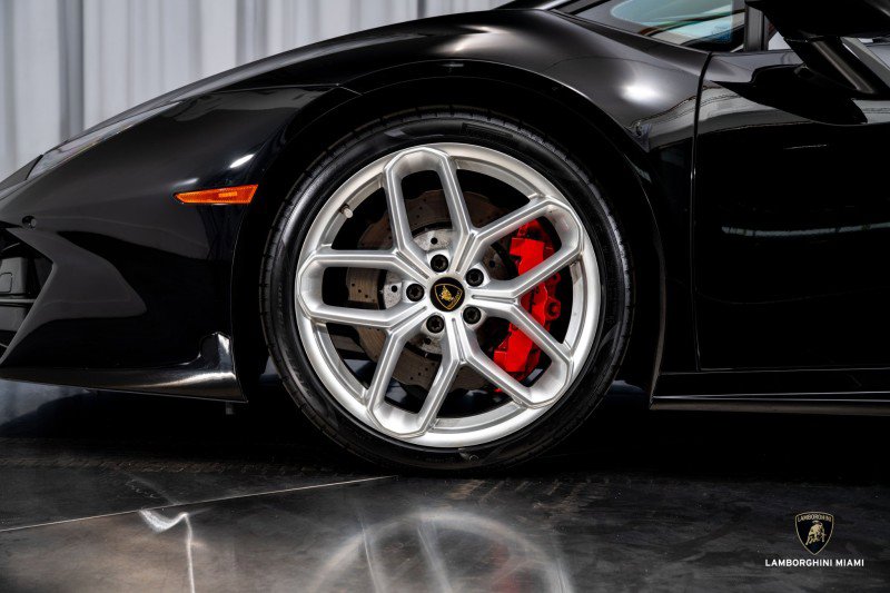 Used 2019 Lamborghini Huracan LP 580-2 image 11