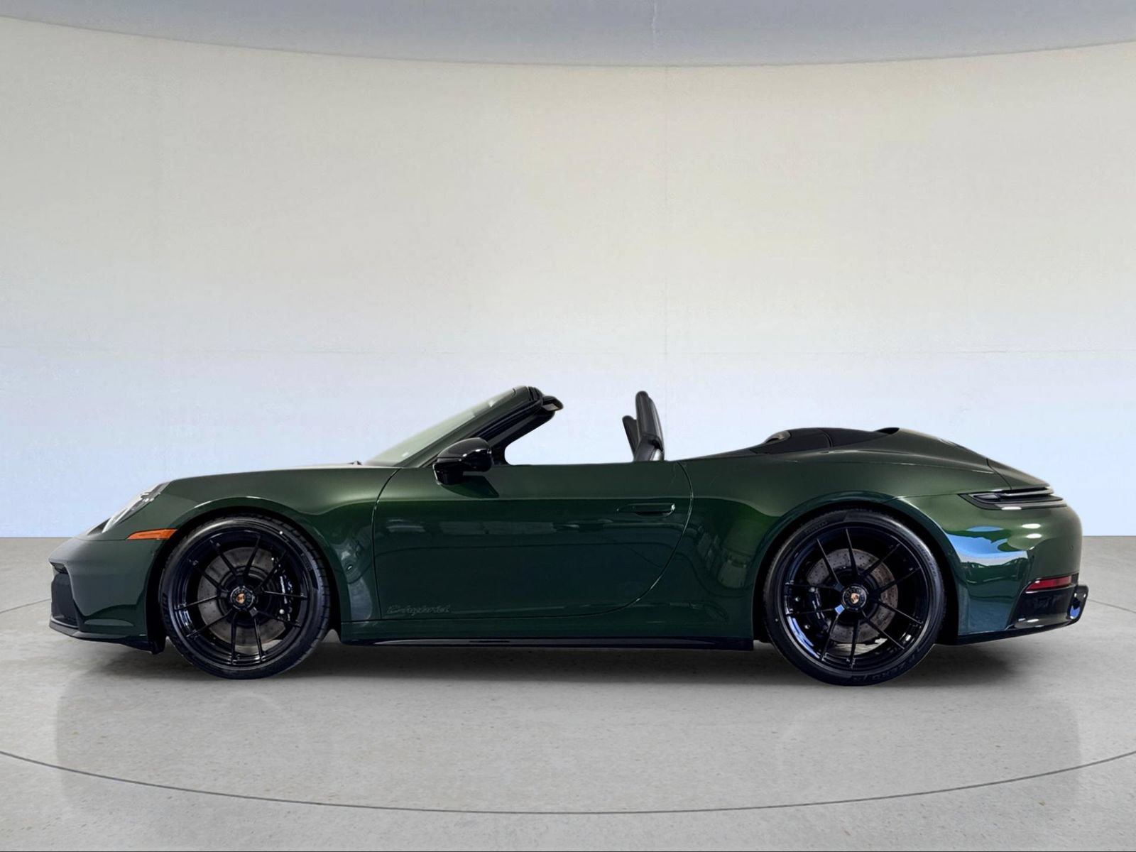 Certified 2026 Porsche 911 Carrera 4 GTS AWD/4WD image 2