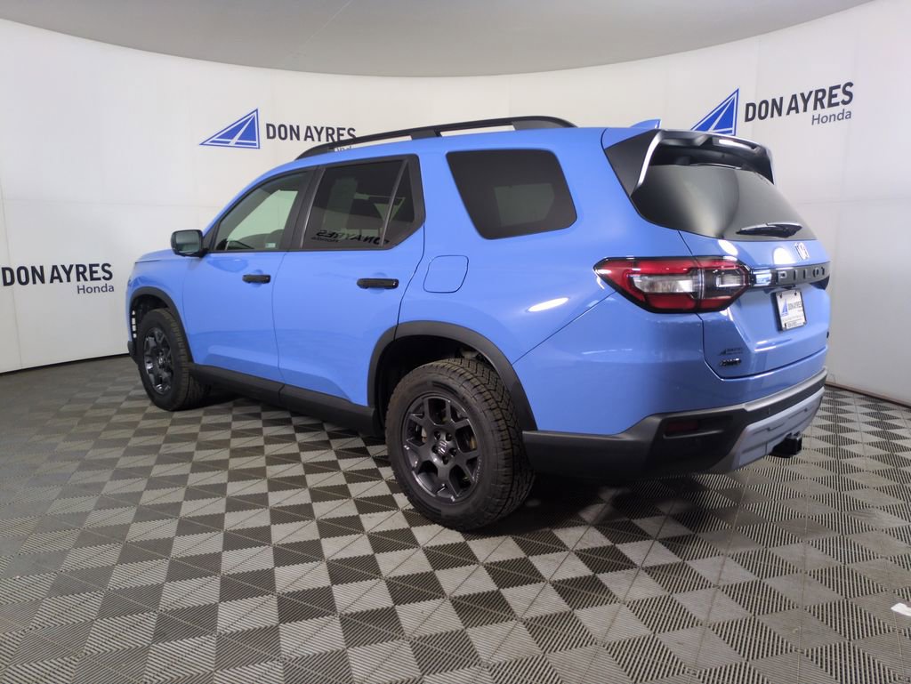 Certified 2024 Honda Pilot TrailSport image 4