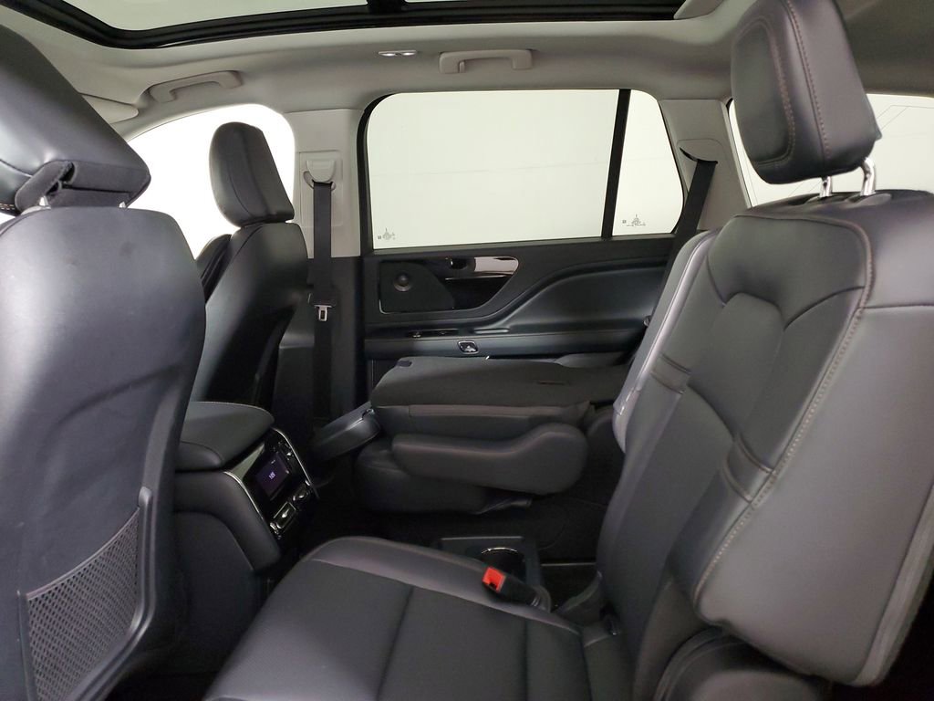 Used 2025 Lincoln Aviator 2WD w/ Jet Appearance Package image 10