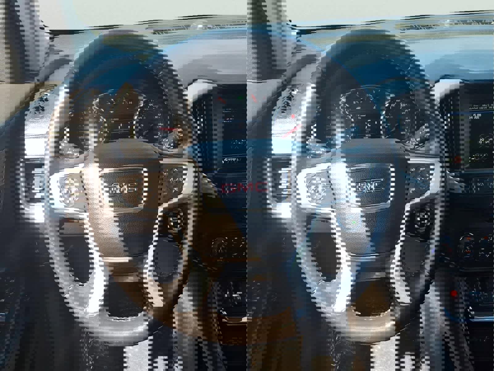 Used 2019 GMC Terrain SLE w/ Driver Convenience Package image 18