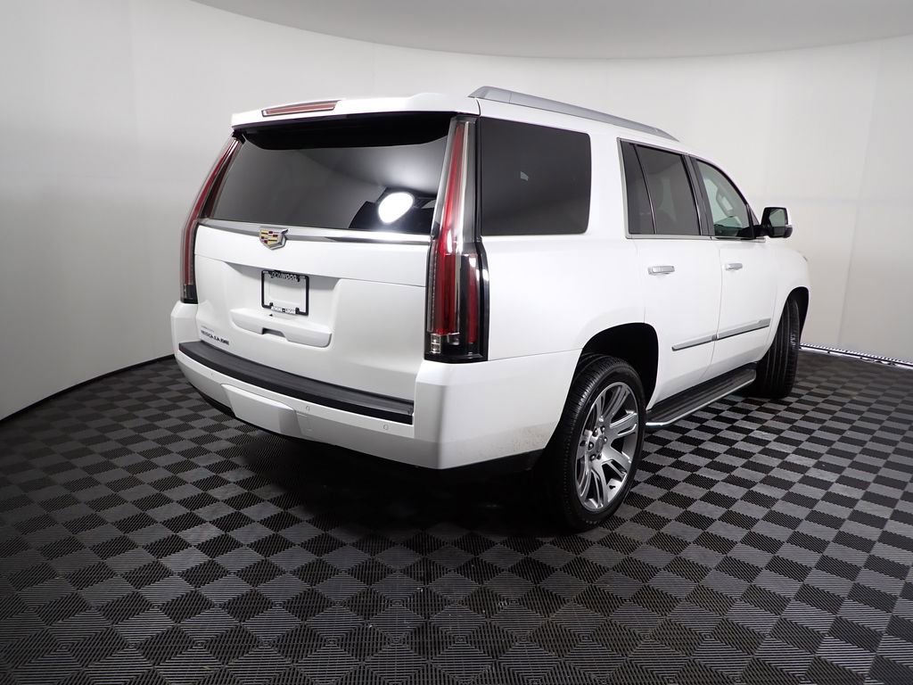 Used 2016 Cadillac Escalade Luxury image 22