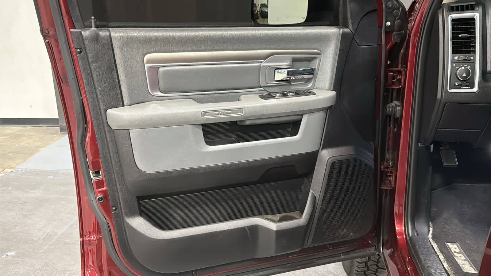 Used 2016 RAM 1500 Big Horn AWD/4WD image 9