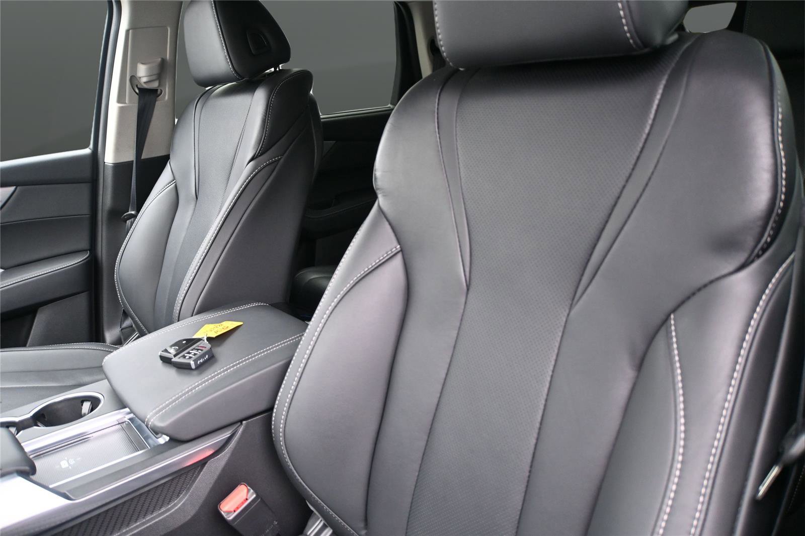 Certified 2024 Acura MDX SH-AWD w/ Technology Package image 5