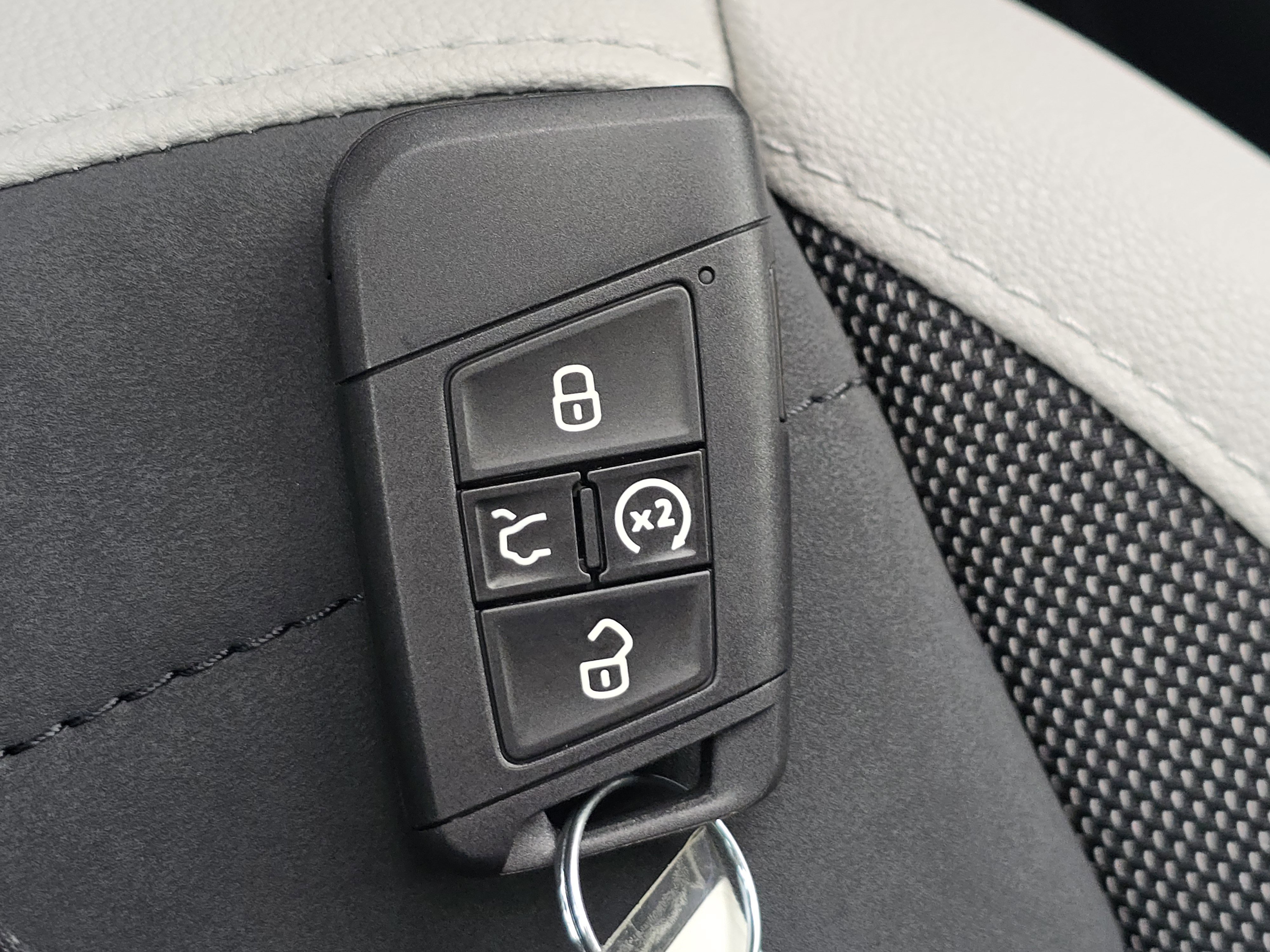 New 2026 Volkswagen Taos SE image 27