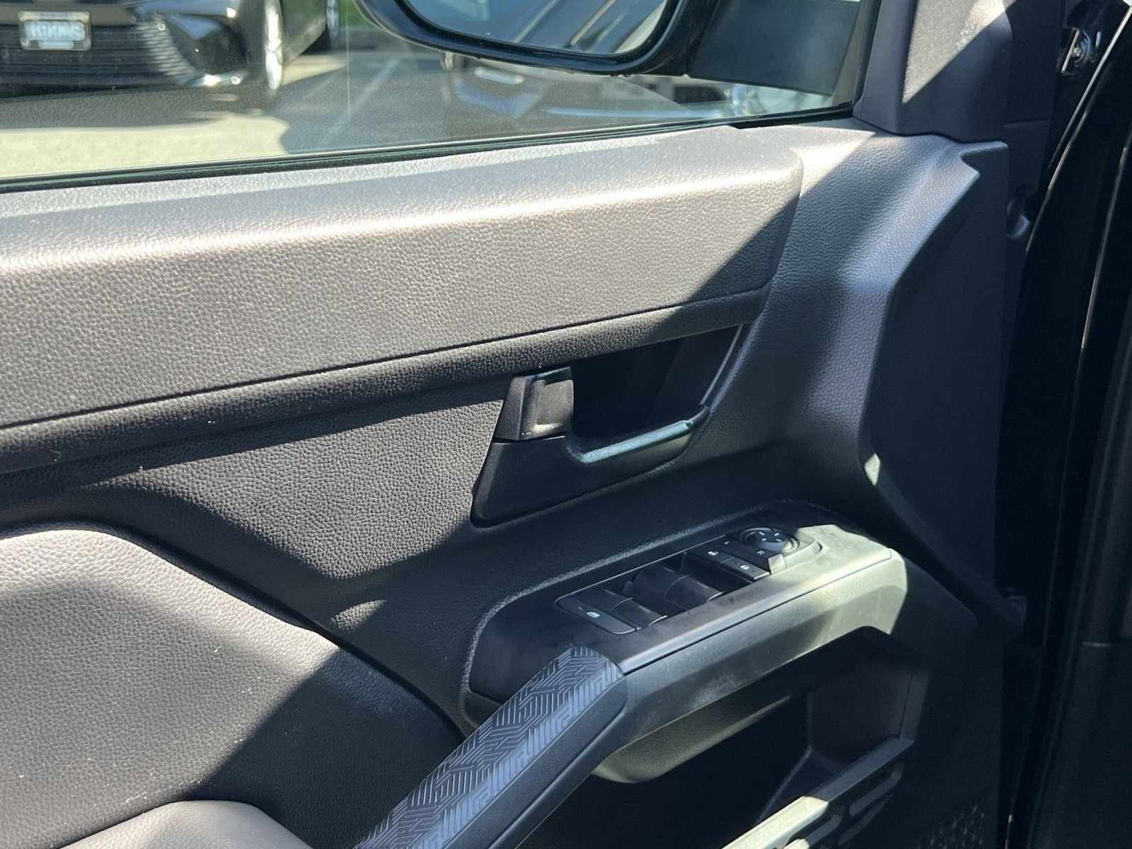 Used 2025 Toyota Tacoma SR AWD/4WD image 13