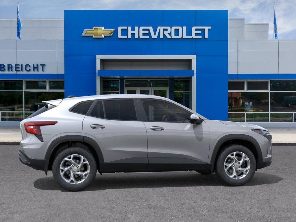 New 2026 Chevrolet Trax LS w/ LS Convenience Package FWD image 5