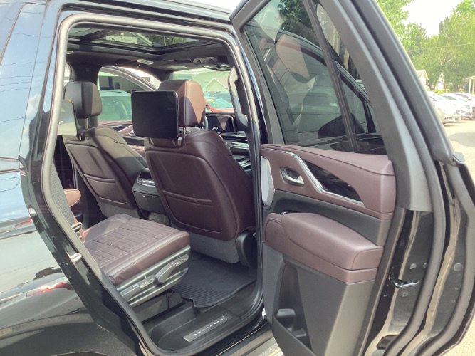 Used 2024 Cadillac Escalade V image 6