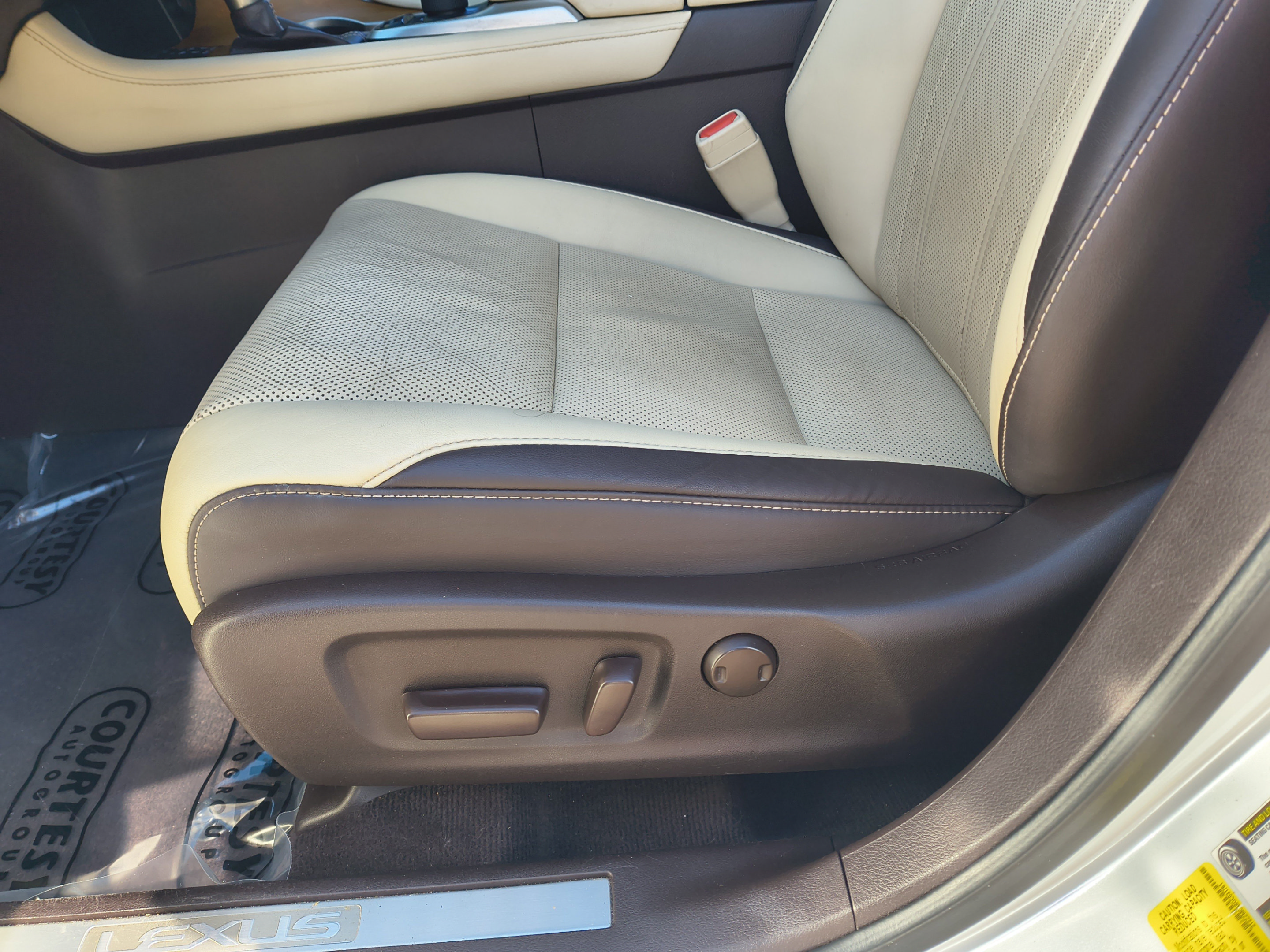 Used 2016 Lexus RX 350 FWD w/ Premium Package image 21