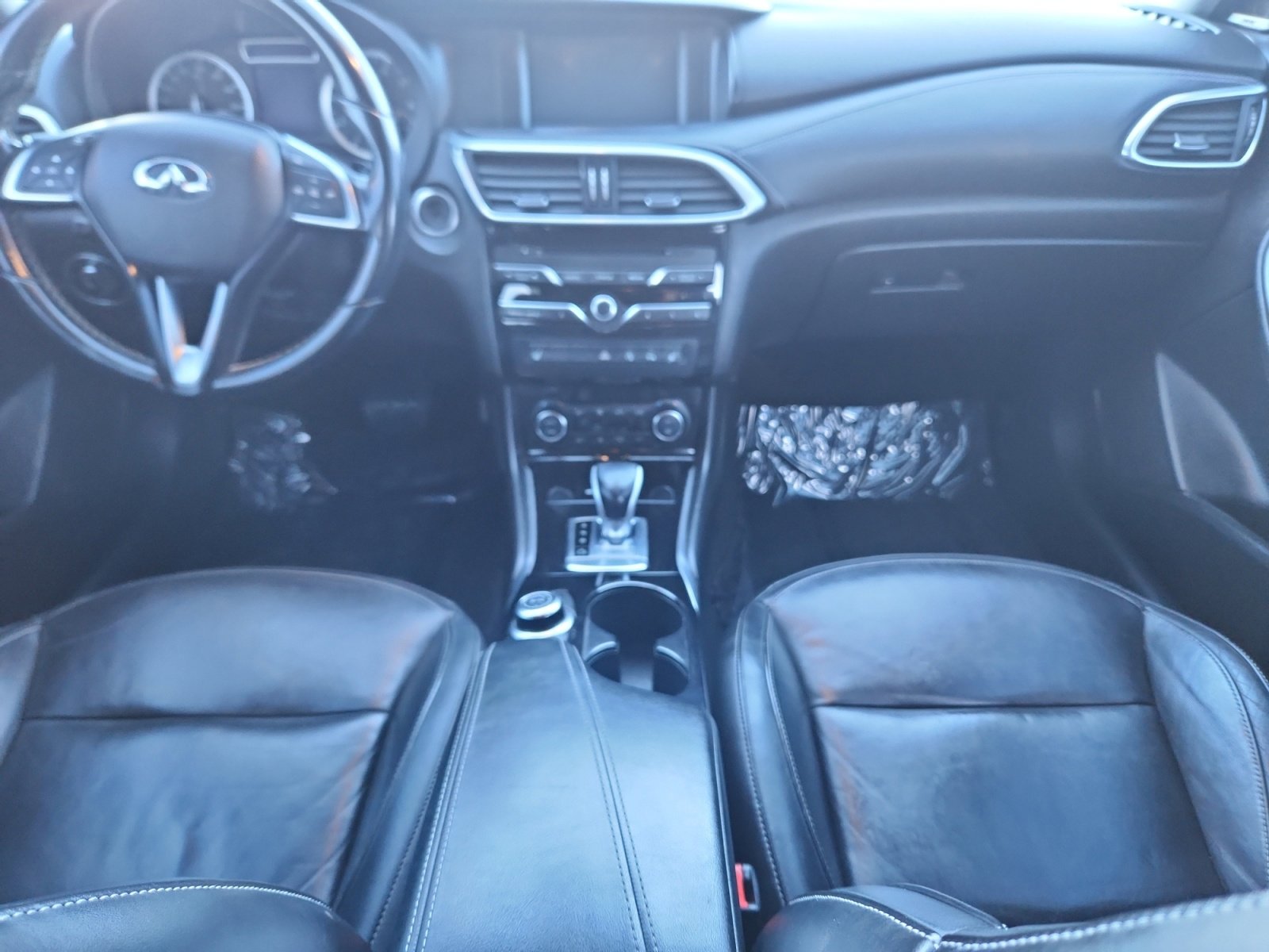 Used 2017 INFINITI QX30 Premium w/ Navigation Package image 21