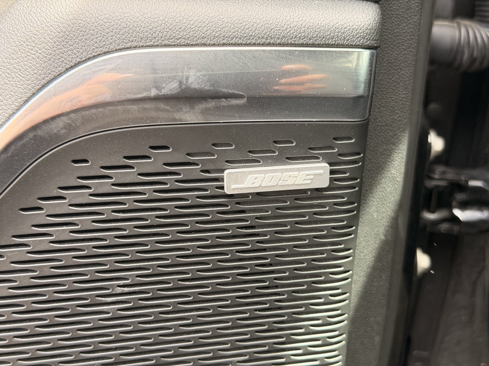 Used 2025 GMC Acadia Elevation FWD image 37