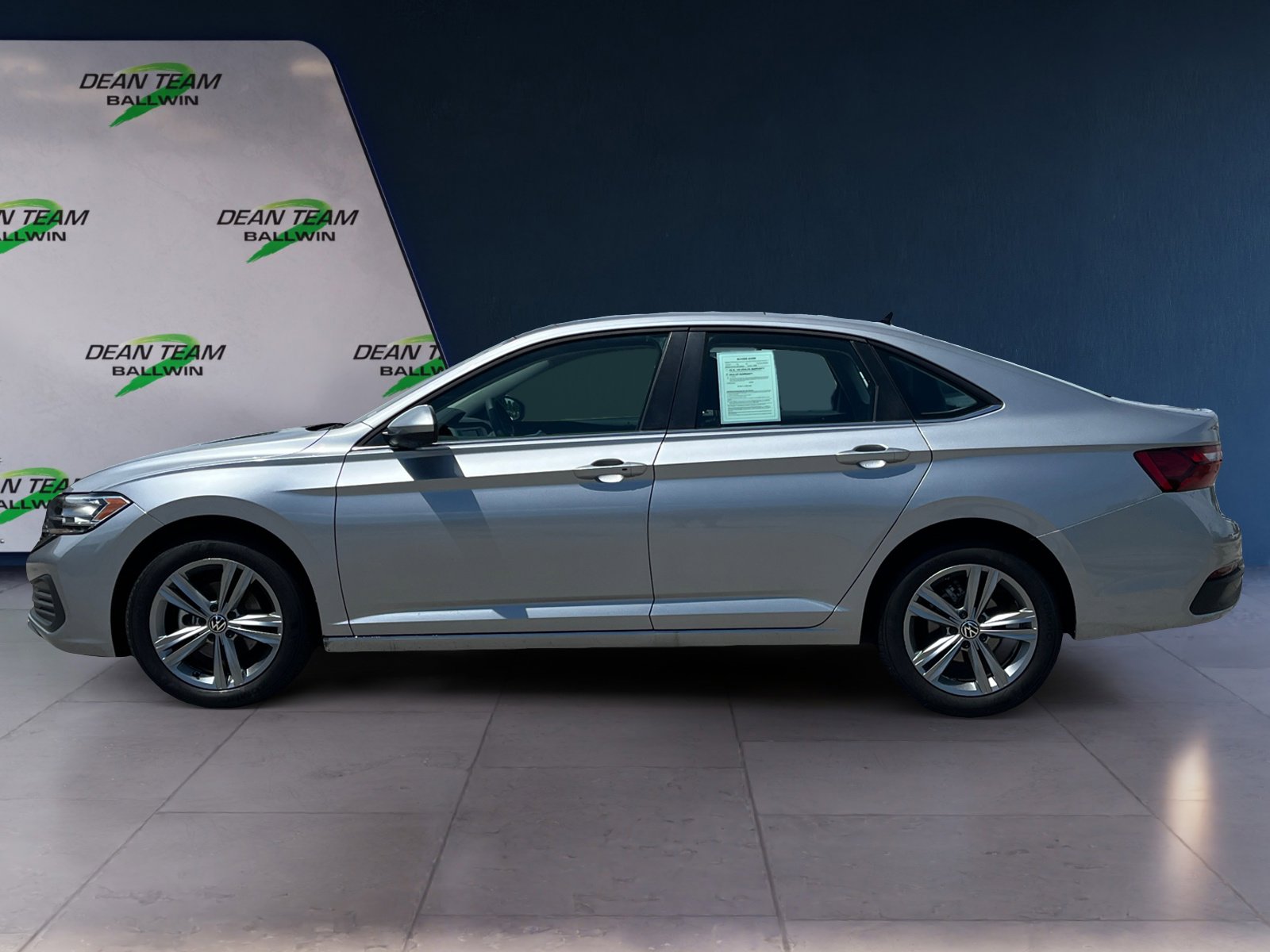 Used 2024 Volkswagen Jetta SE image 4