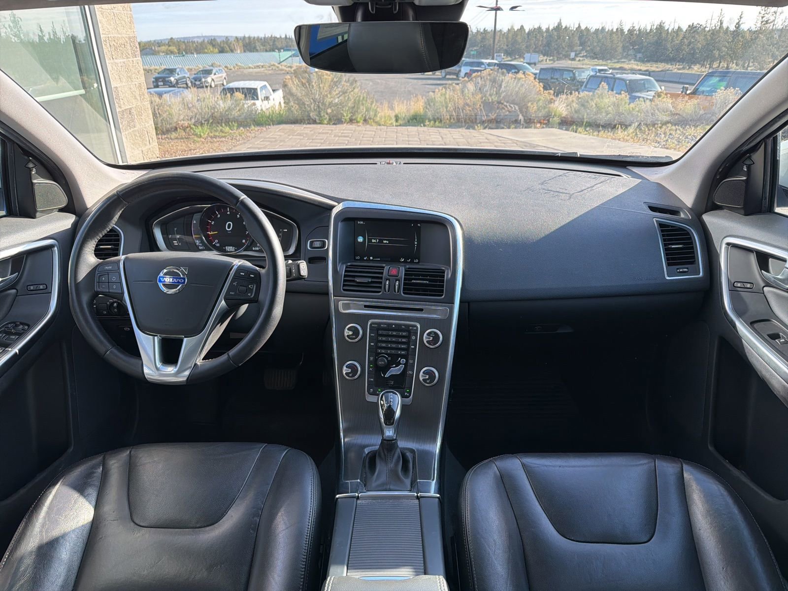 Used 2016 Volvo XC60 T6 w/ Proximity Package AWD/4WD image 10