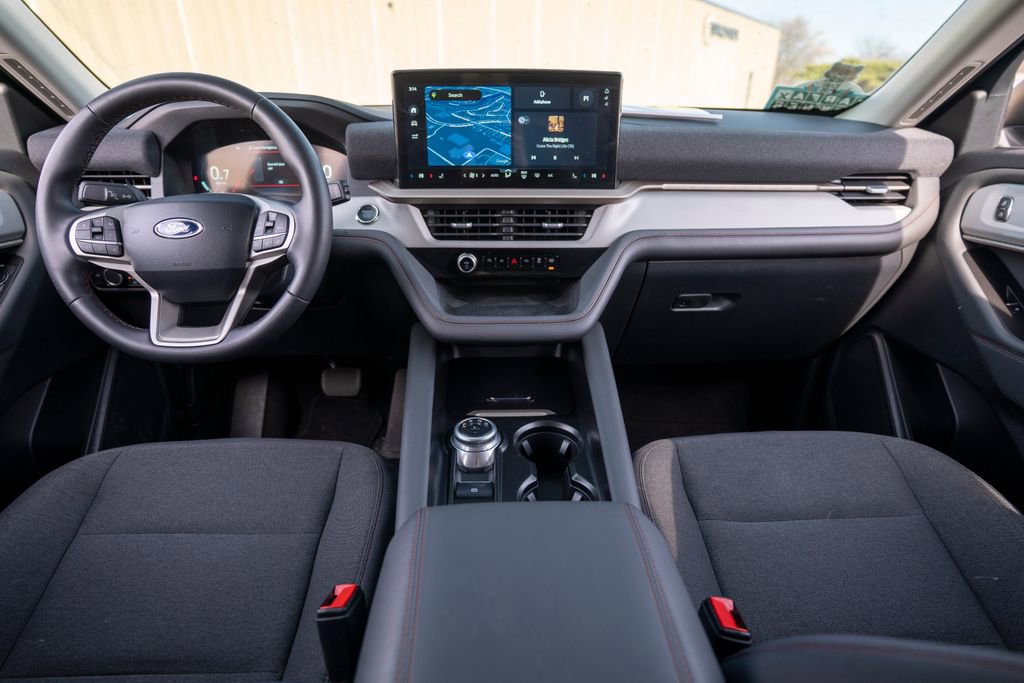 Used 2025 Ford Explorer Active image 11