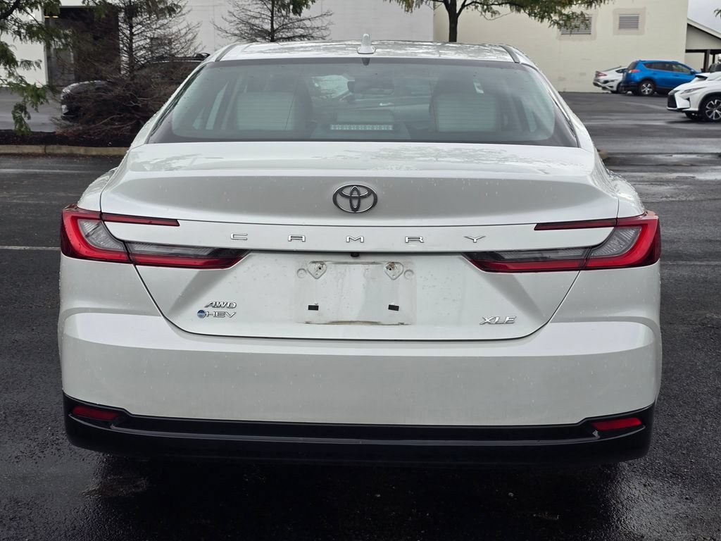 Used 2025 Toyota Camry XLE AWD/4WD image 7