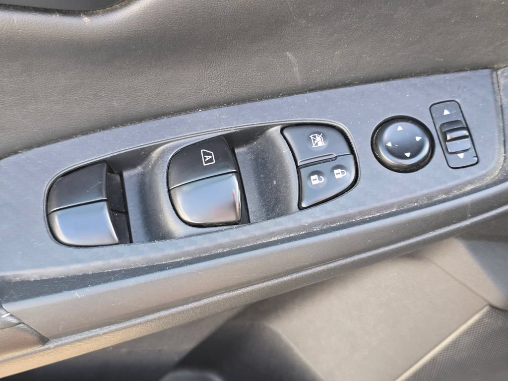 Used 2025 Nissan Sentra S FWD image 14