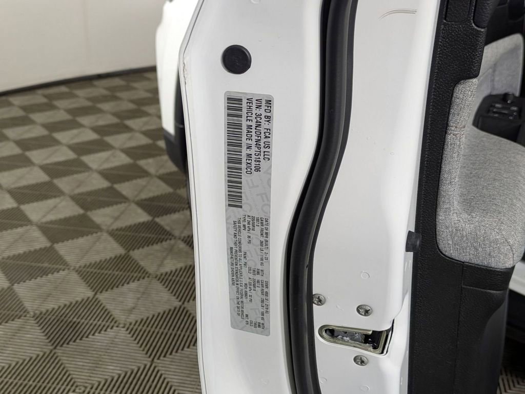 Used 2023 Jeep Compass Latitude image 27