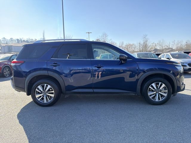 Used 2022 Nissan Pathfinder SL image 2