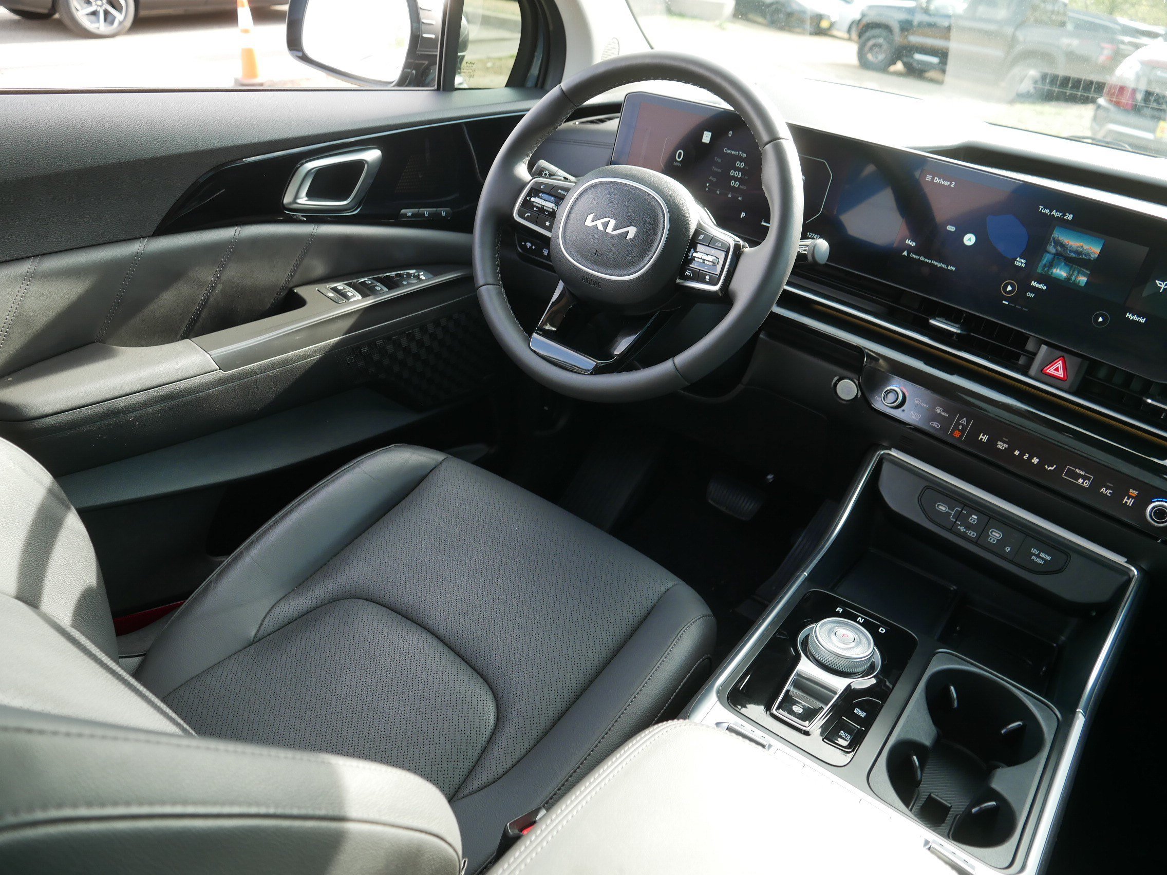 Certified 2025 Kia Carnival SX Prestige FWD image 9