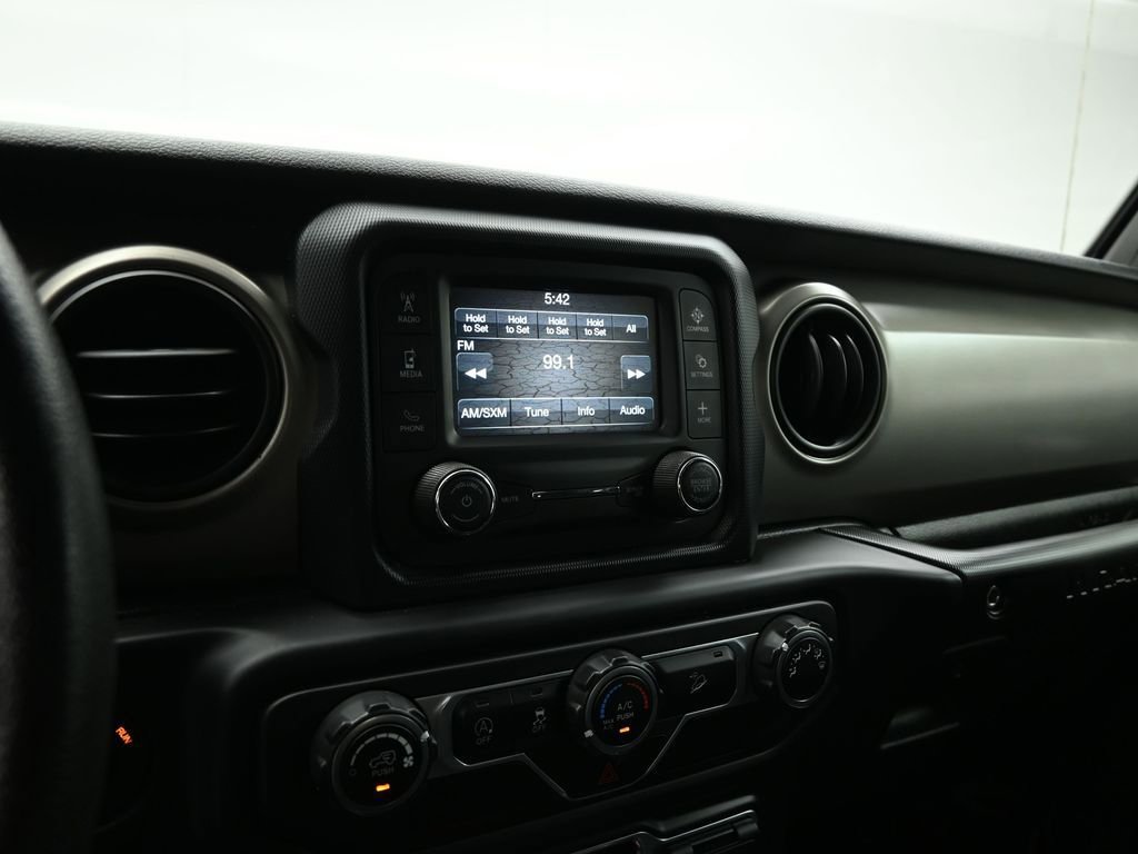 Used 2018 Jeep Wrangler Unlimited Sport image 14