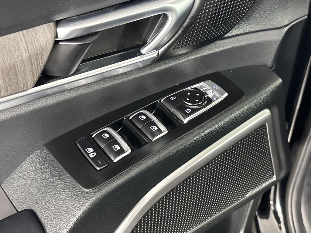 Used 2024 Kia Telluride EX w/ EX Captain's Chair Package image 11