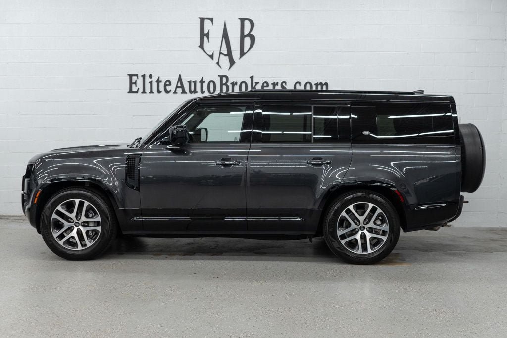 Used 2023 Land Rover Defender 130 X-Dynamic SE AWD/4WD image 2