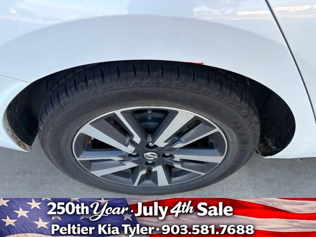 Used 2022 Nissan Versa SV FWD image 10