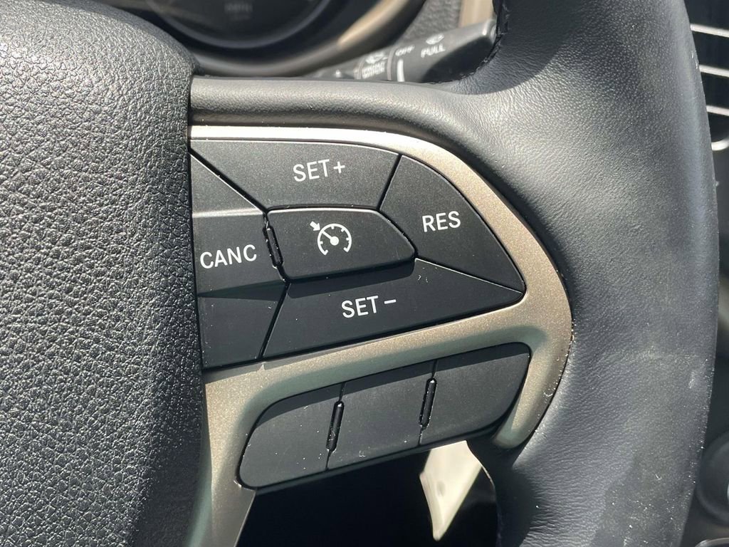 Used 2014 Jeep Cherokee Latitude FWD image 22