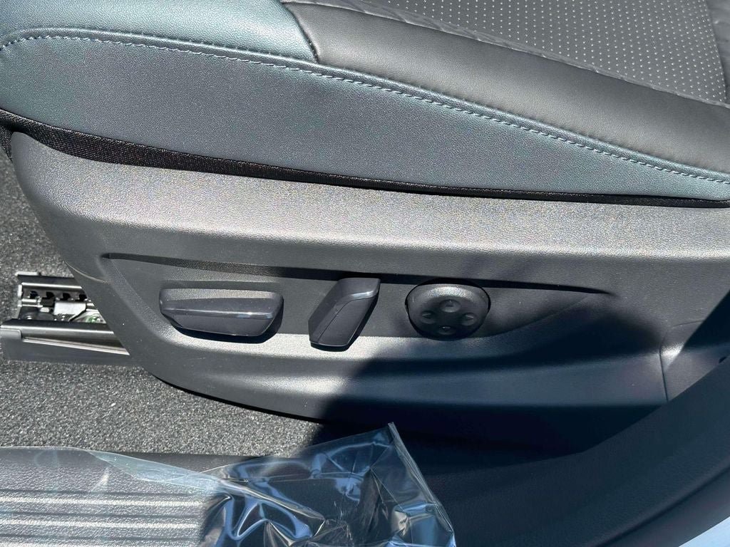 New 2026 Nissan Leaf Platinum+ w/ Illuminated Package FWD image 20