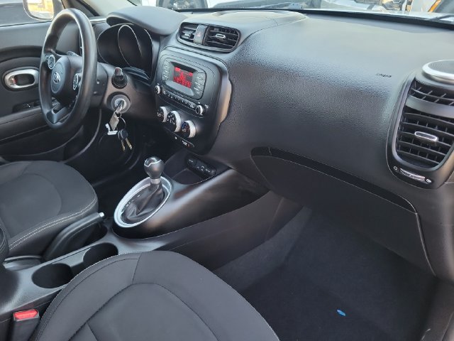 Used 2015 Kia Soul FWD image 19