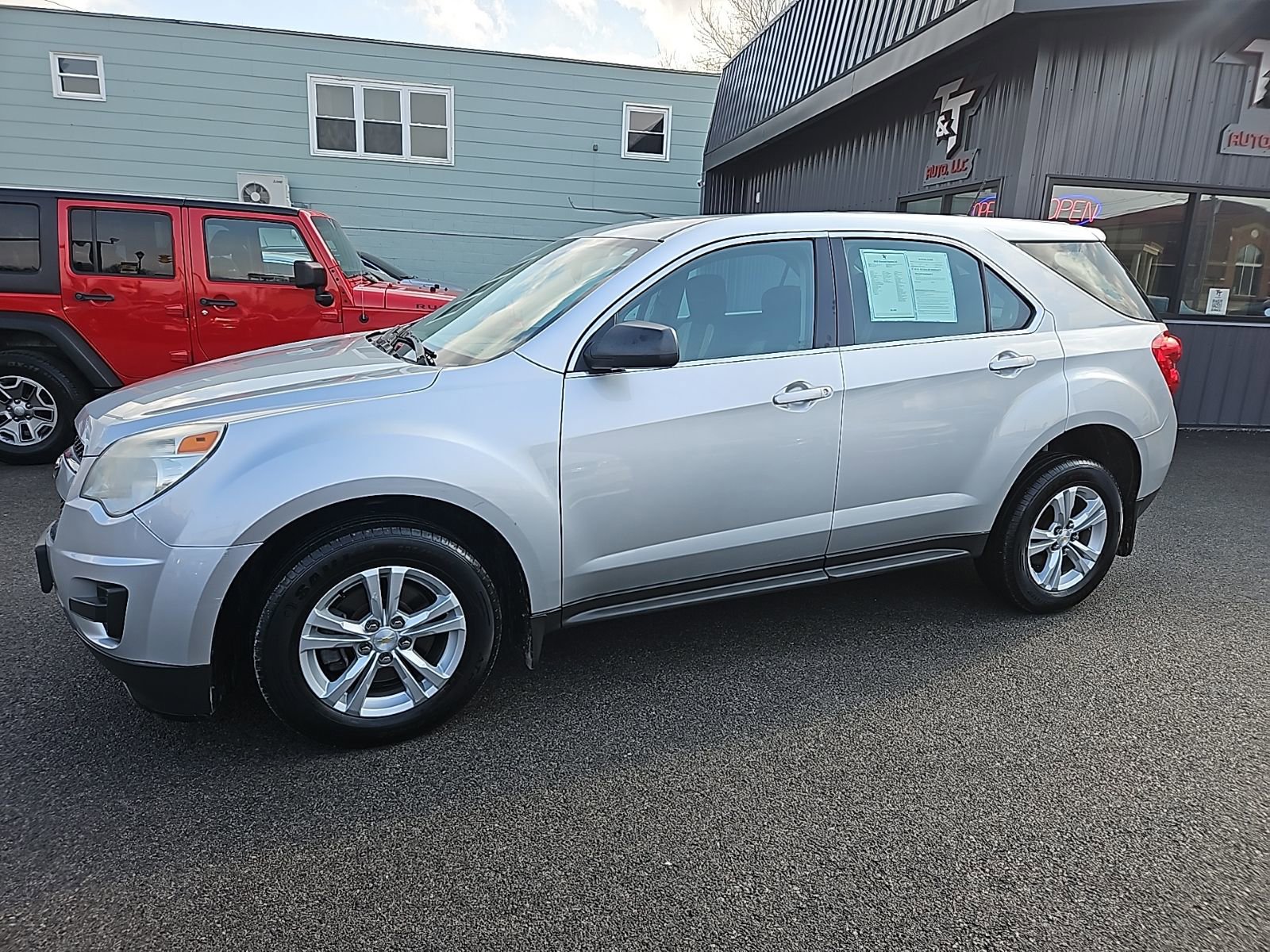Used 2015 Chevrolet Equinox LS w/ LPO, Protection Package FWD image 2