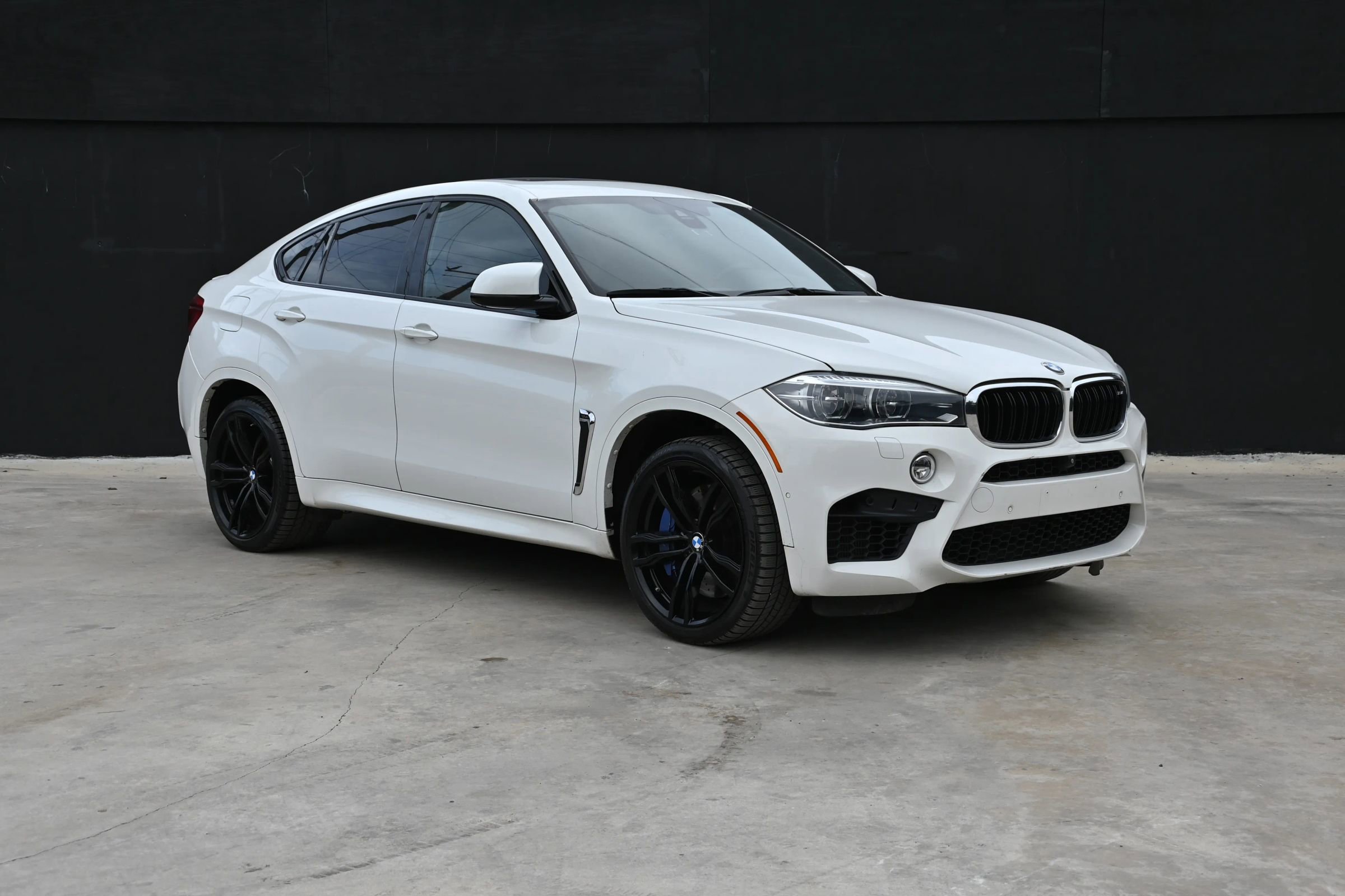 Used 2018 BMW X6 M AWD/4WD video 1