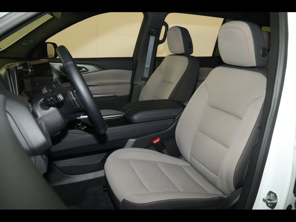 Used 2024 Chevrolet Traverse LT w/ Enhanced Driving Package image 23