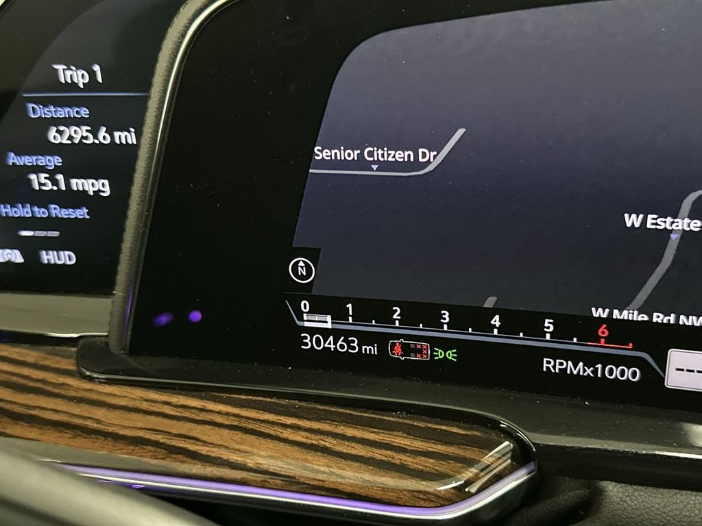 Used 2022 Cadillac Escalade Premium Luxury AWD/4WD image 38