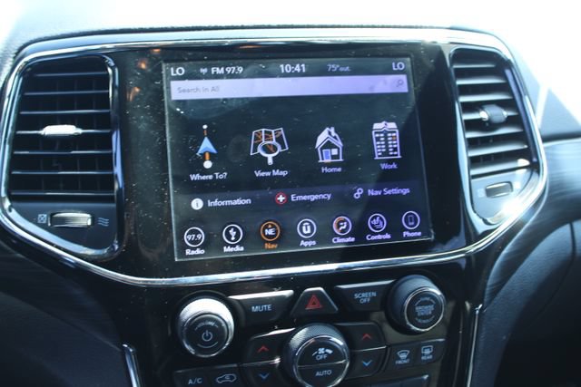 Used 2019 Jeep Grand Cherokee Altitude RWD image 23