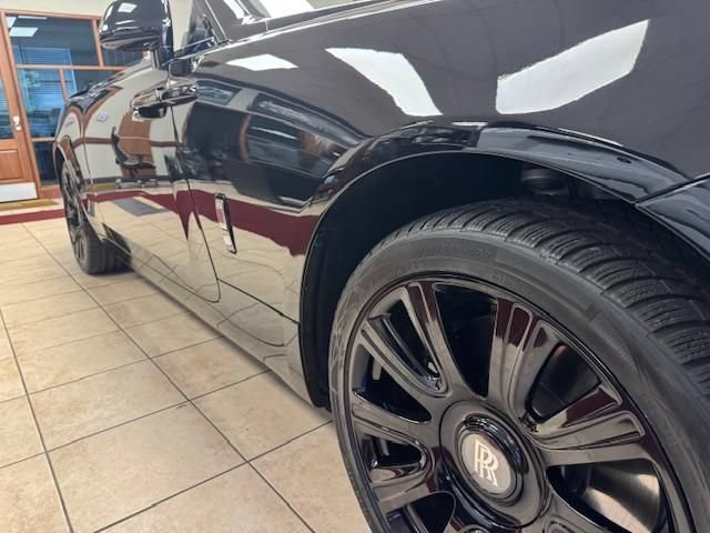 Used 2018 Rolls-Royce Dawn RWD image 15