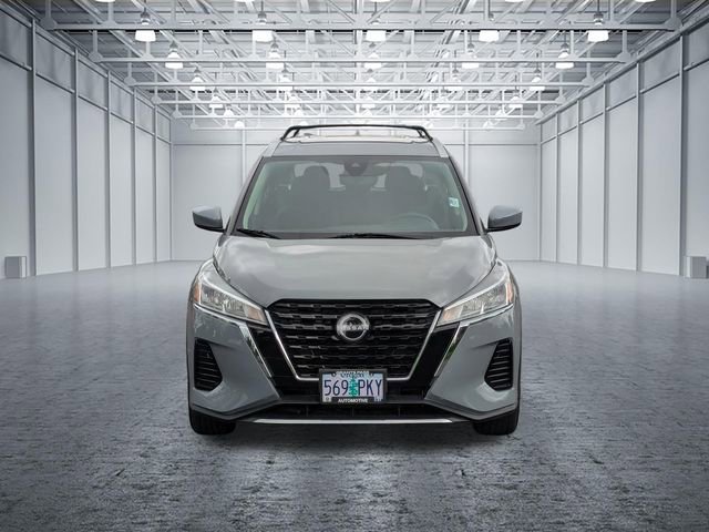 Used 2023 Nissan Kicks SV w/ Interior Electronics Package FWD image 8