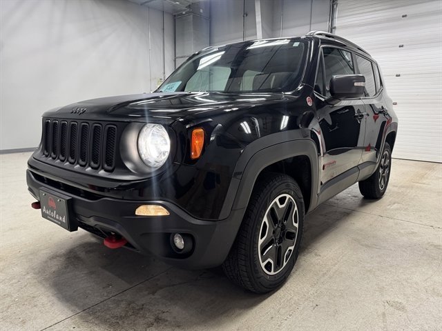 Used 2015 Jeep Renegade Trailhawk AWD/4WD image 3