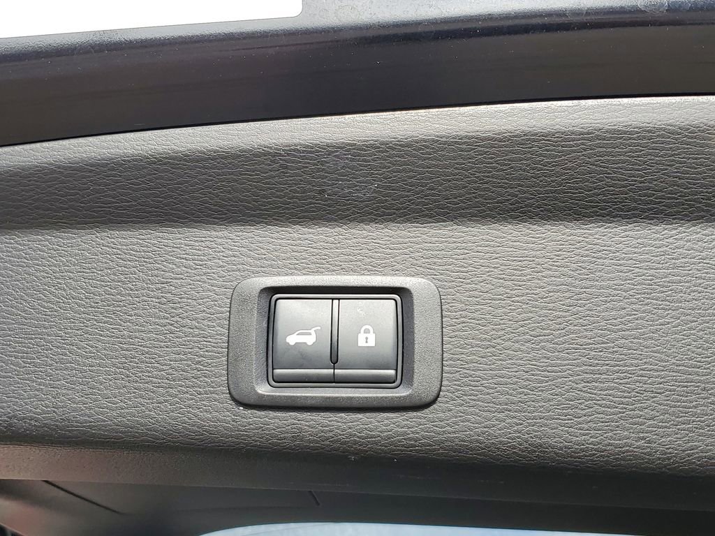 Used 2025 Mitsubishi Outlander SE image 8