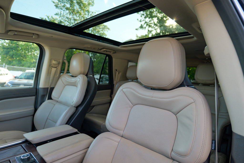 Used 2023 Lincoln Navigator L Reserve AWD/4WD image 24