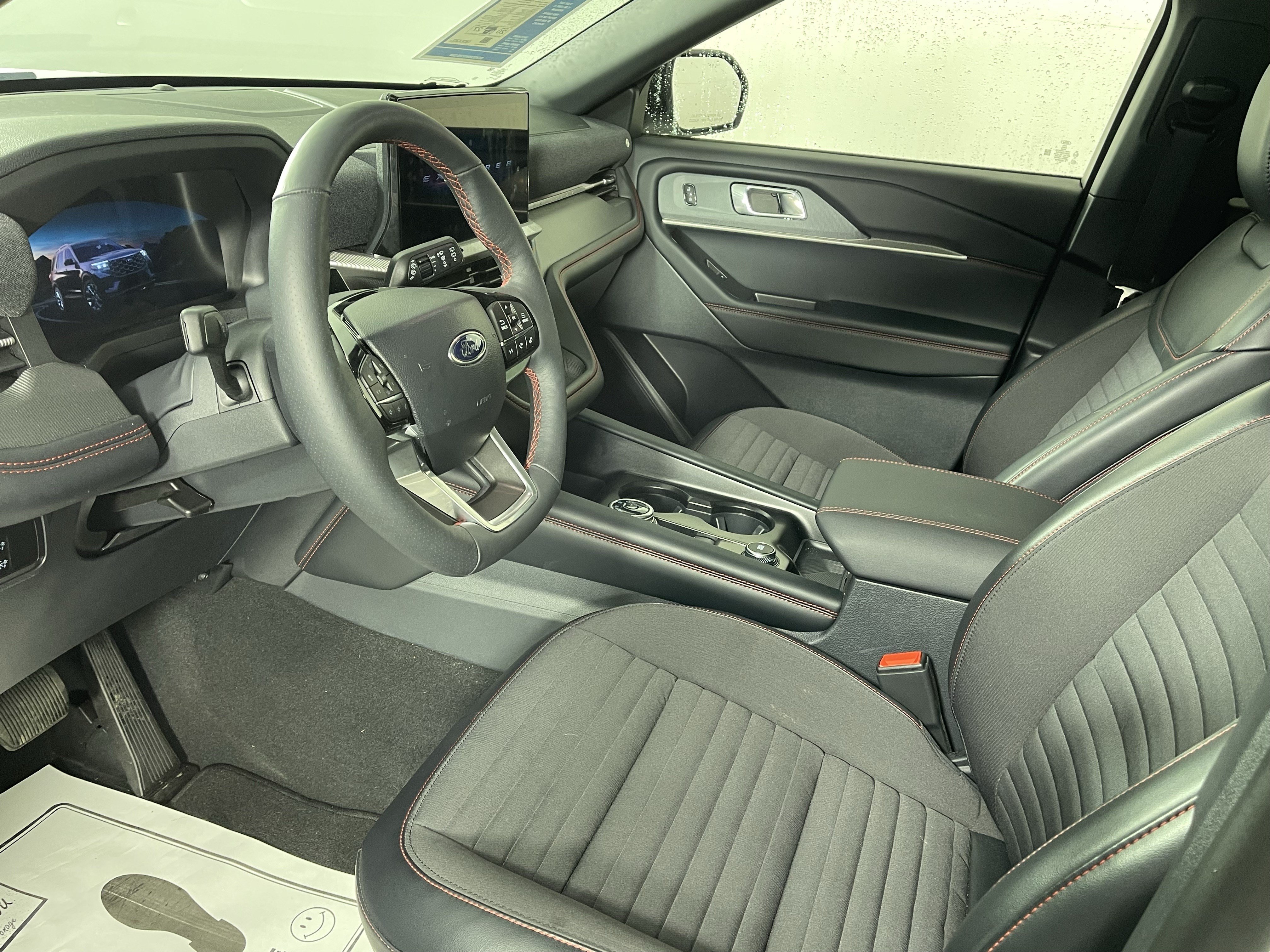 Used 2026 Ford Explorer ST-Line w/ ST-Line Street Pack AWD/4WD image 9