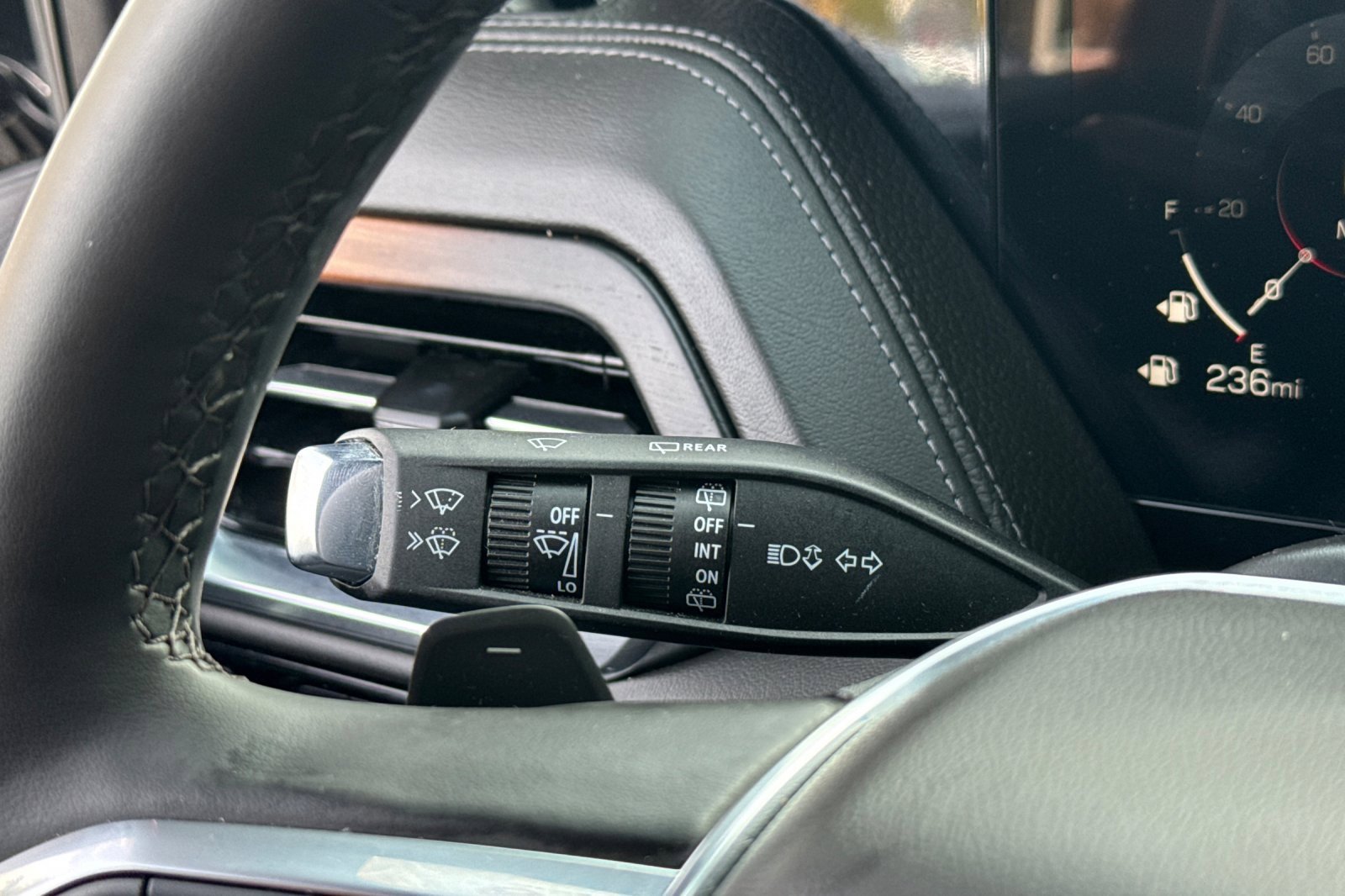 Used 2025 GMC Yukon Denali image 35