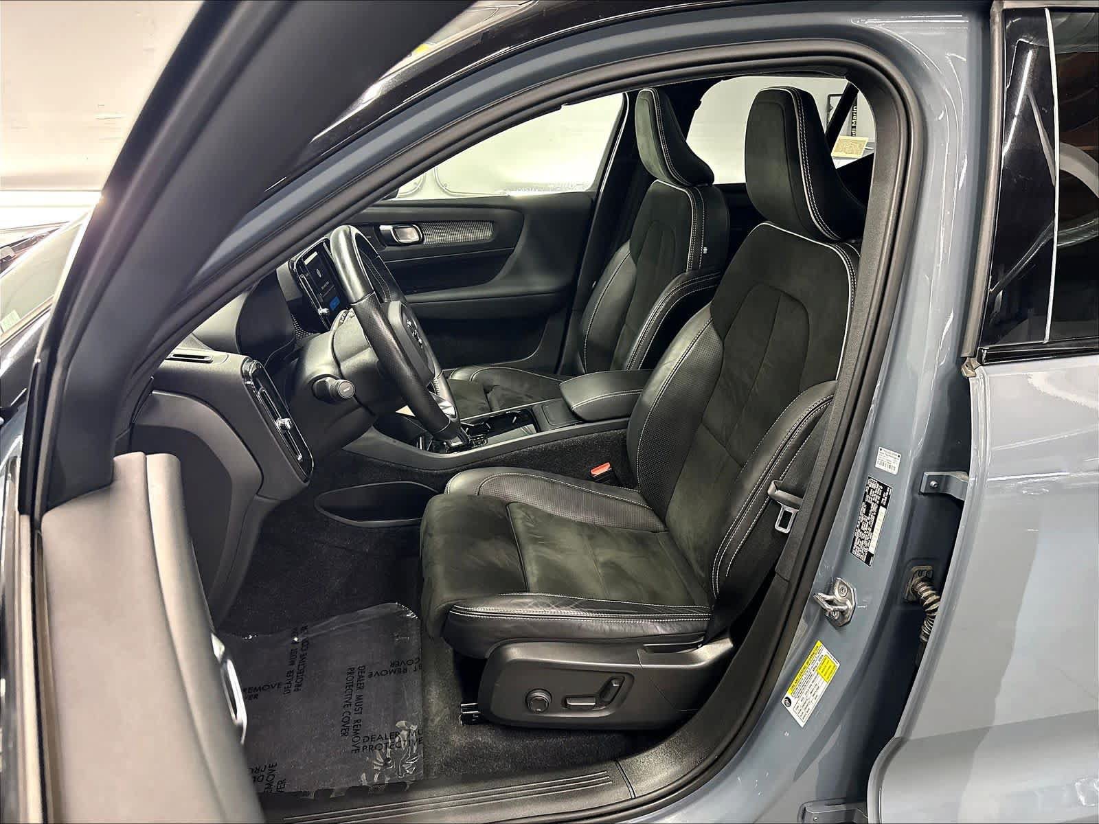 Used 2021 Volvo XC40 P8 Recharge w/ Advanced Package AWD/4WD image 27