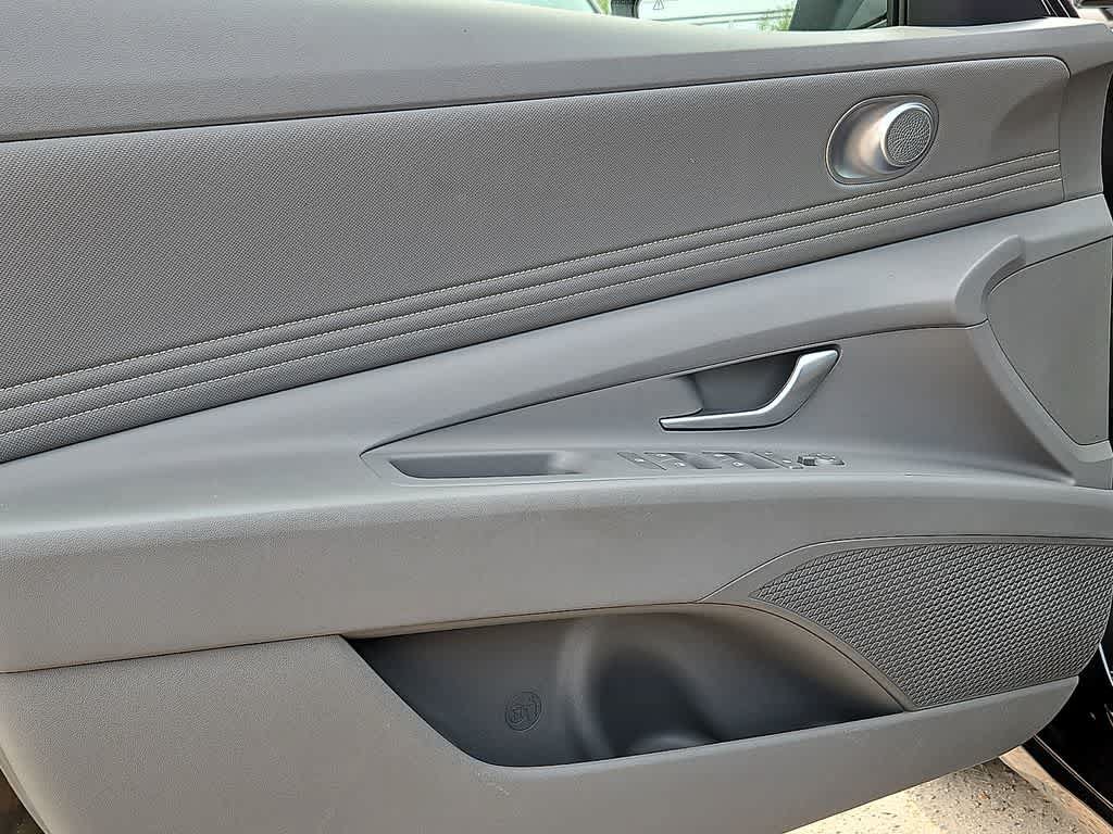 Certified 2025 Hyundai Elantra Sport w/ Cargo Package FWD image 11