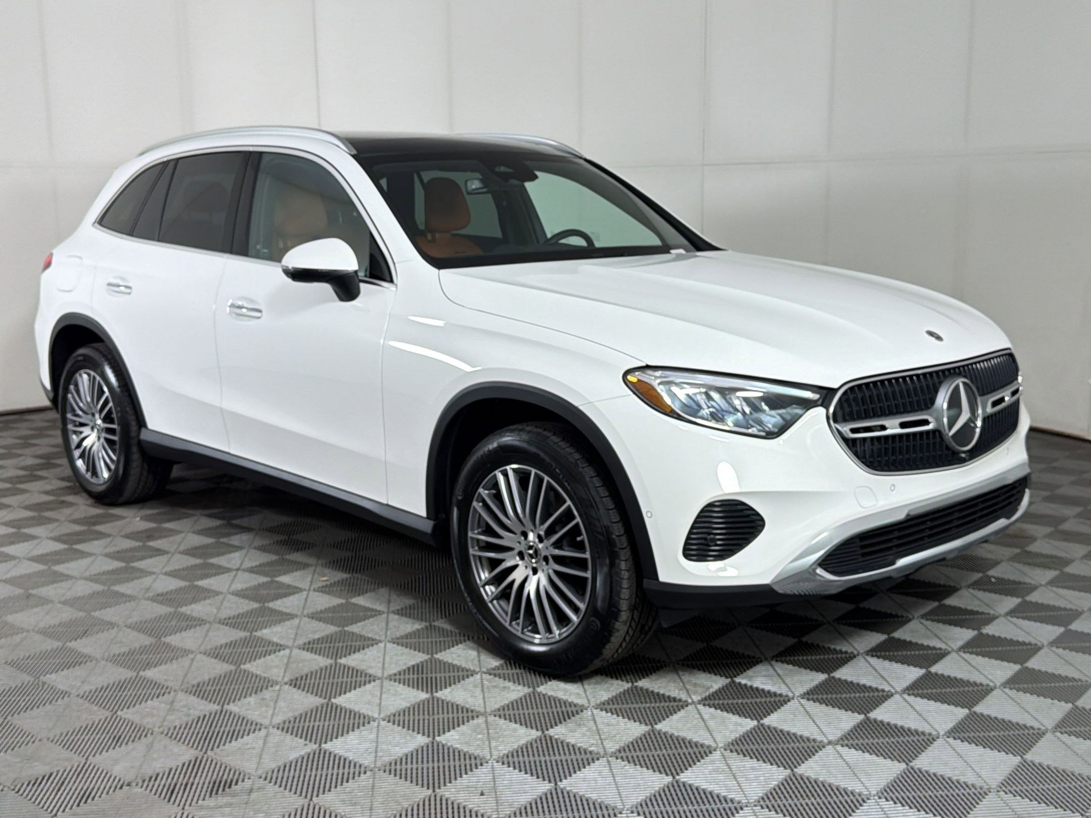 Used 2026 Mercedes-Benz GLC 300 4MATIC image 7