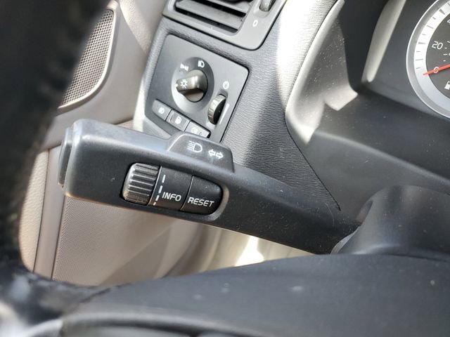 Used 2011 Volvo C70 T5 w/ Convenience Pkg image 17