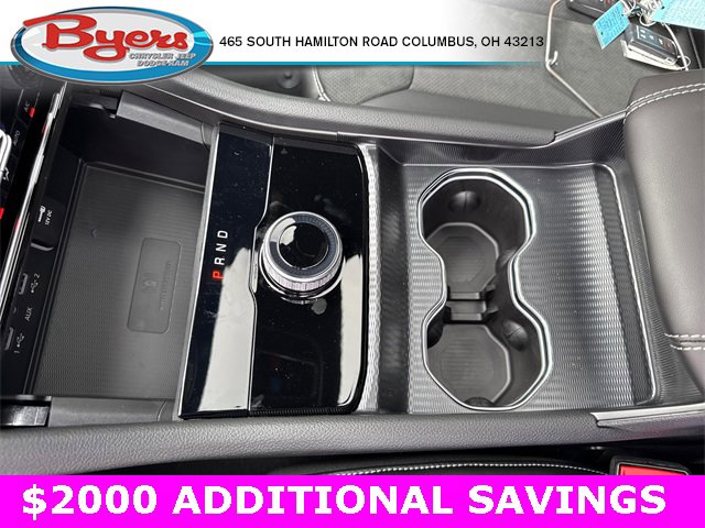 New 2025 Jeep Grand Cherokee Altitude image 24